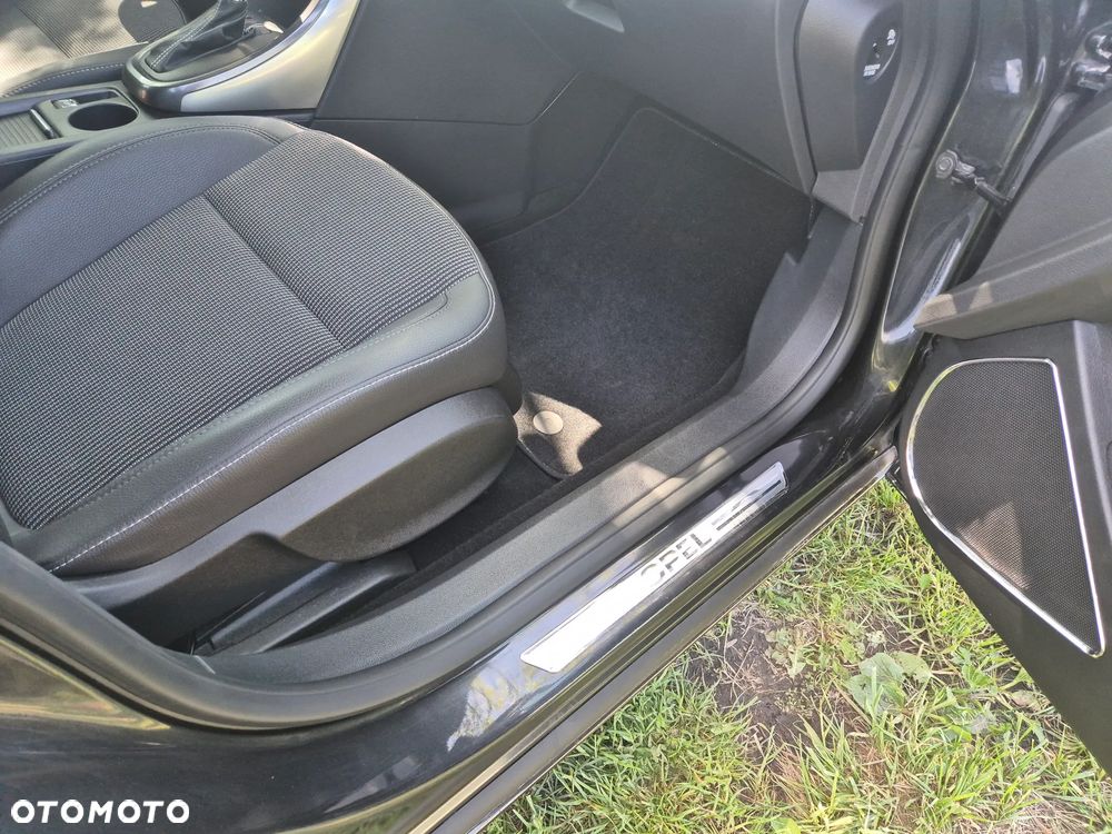 Opel Astra 1.4 T Cosmo - 28
