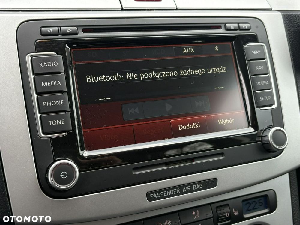 Volkswagen Passat - 32