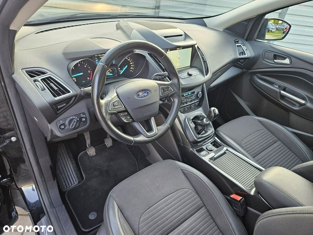 Ford Kuga 2.0 TDCi FWD Titanium - 24