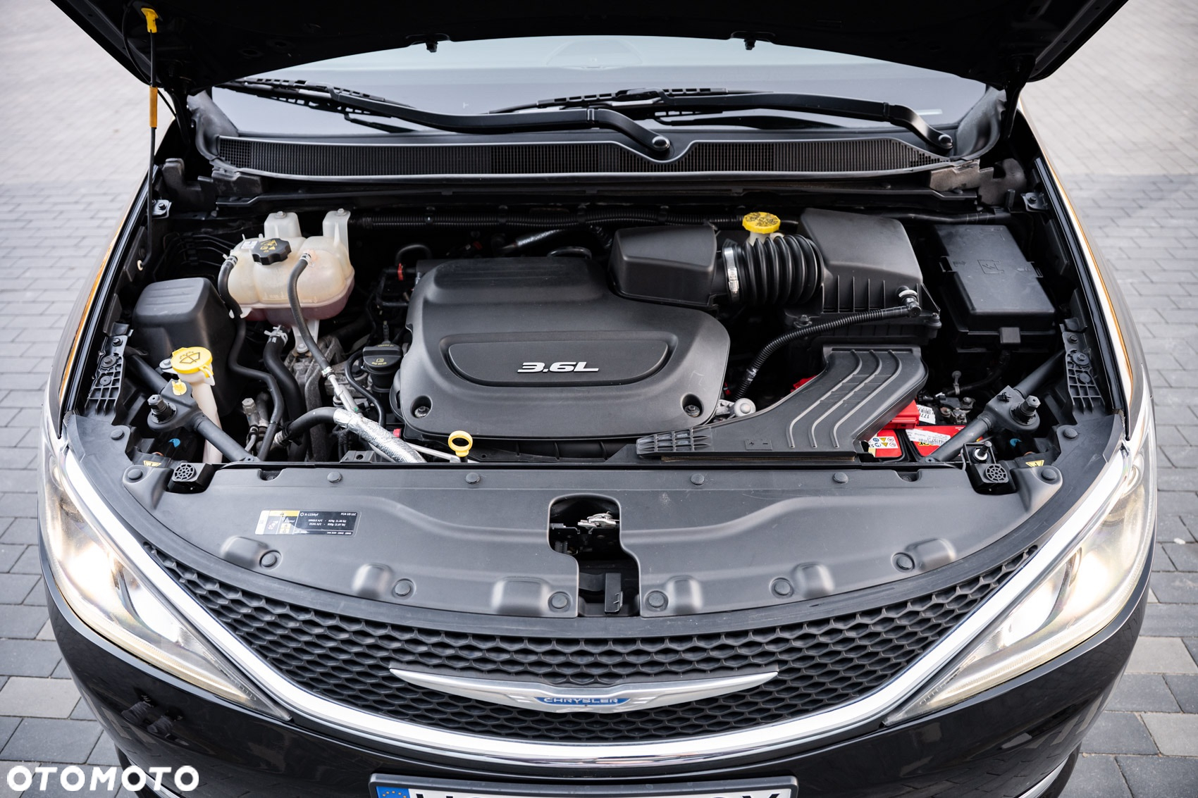 Chrysler Pacifica - 16