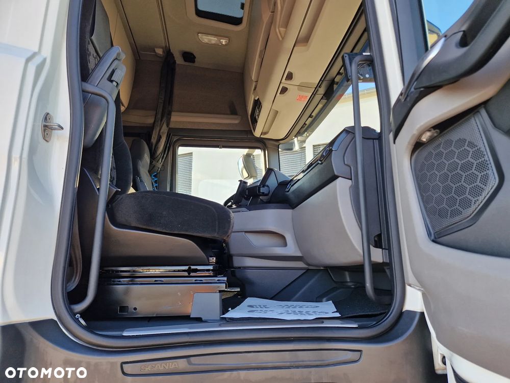 Scania S450/ BAKI 1500L/ ZAWIESZENIE PRZÓD I TYŁ  PODUCHY/ FULL LEDy/ KLIMA POSTOJOWA/ SERWIS NIEMCY - 17