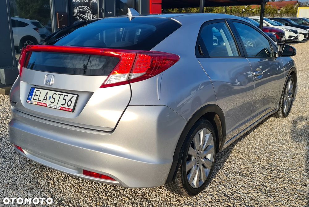 Honda Civic 2.2 i-DTEC S - 25