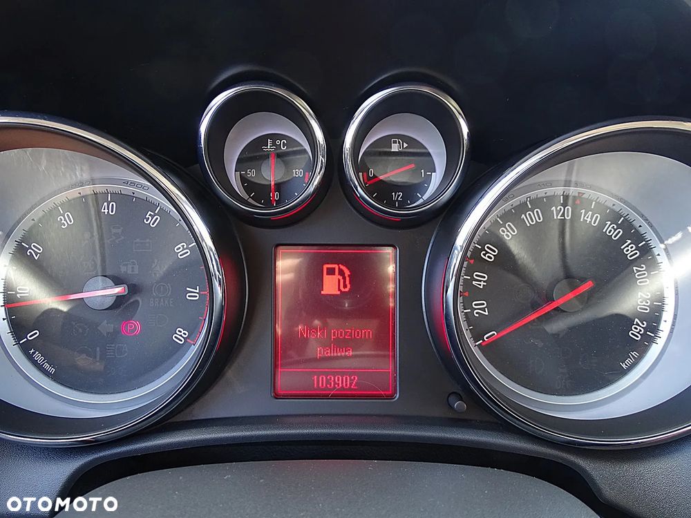 Opel Astra 1.6 Turbo Cosmo - 27