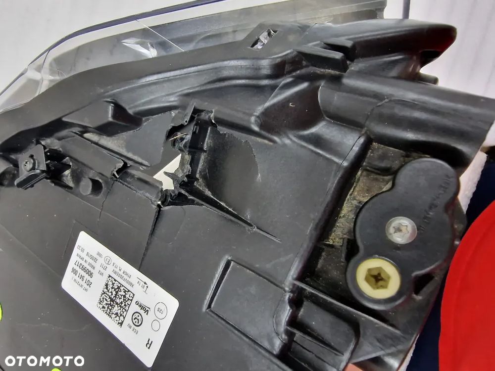 VW POLO 2G 17- PRAWA ZWYKŁA LAMPA PRZEDNIA PRZÓD , NR 2G1941006 , NR AUKCJI LL472 - 21