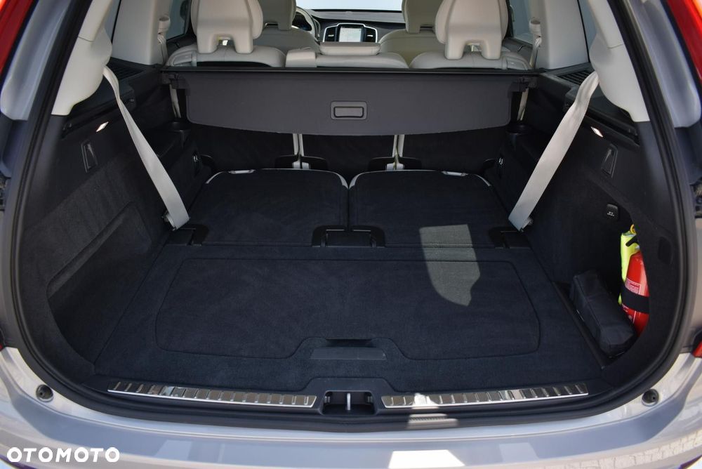 Volvo XC 90 - 22