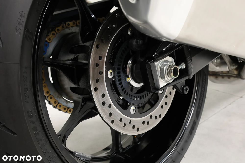Suzuki GSX - 36