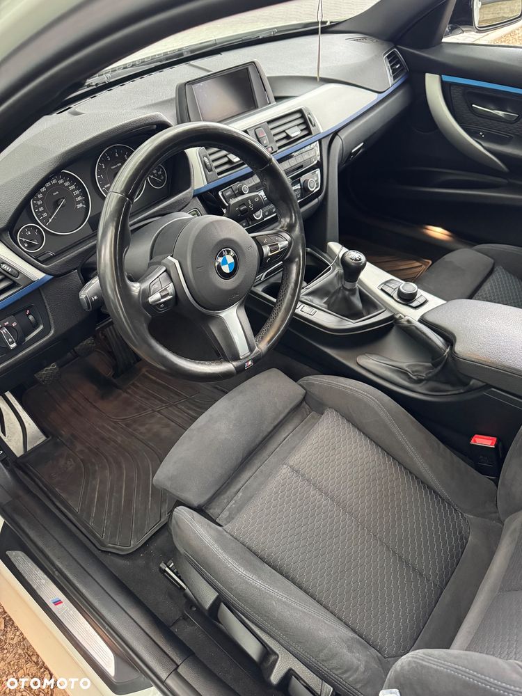 BMW Seria 3 318i - 10