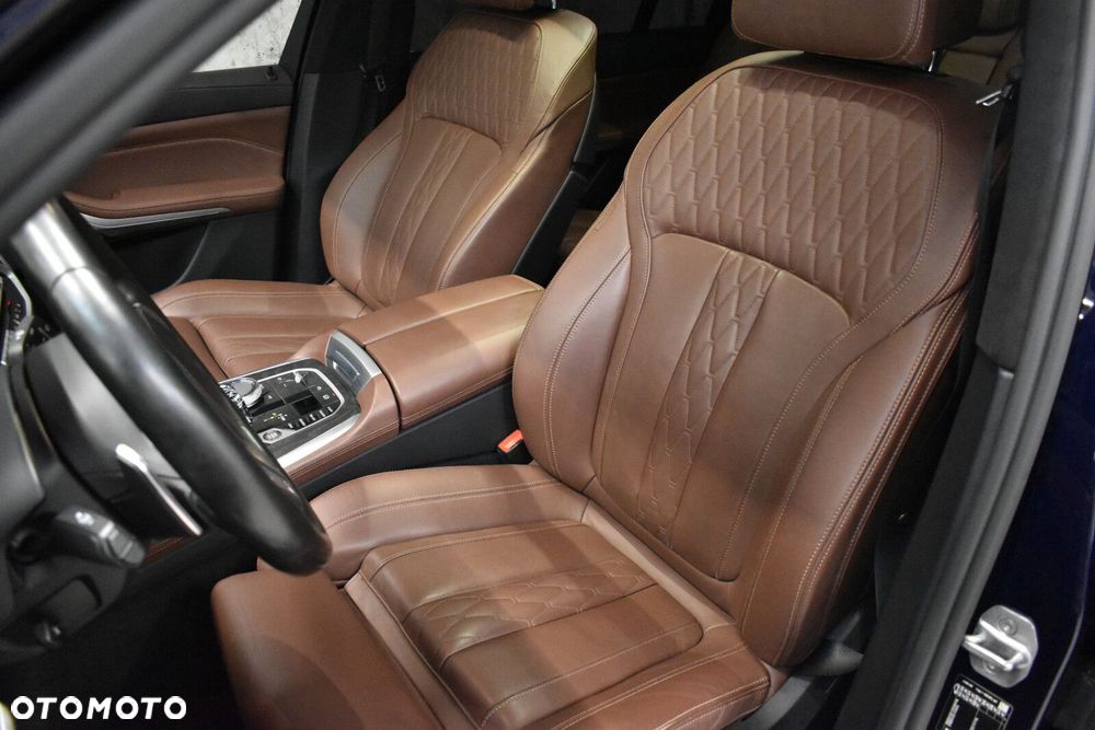 BMW X7 - 11