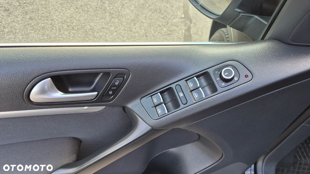 Volkswagen Tiguan 2.0 TDI DPF BlueMotion Technology Sport & Style - 10