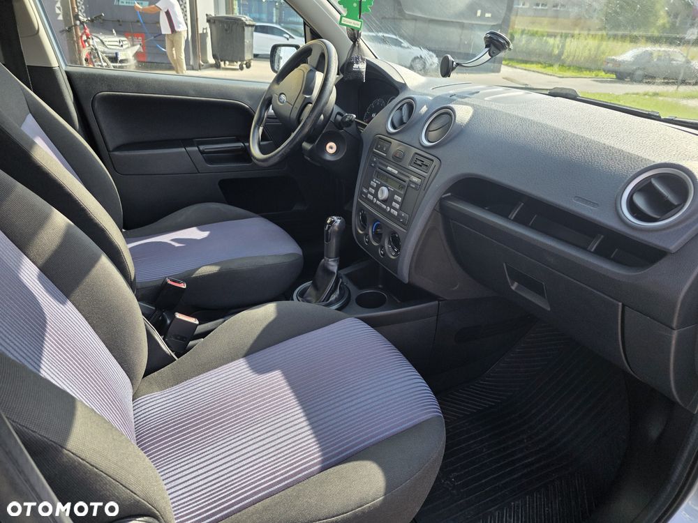 Ford Fusion - 7