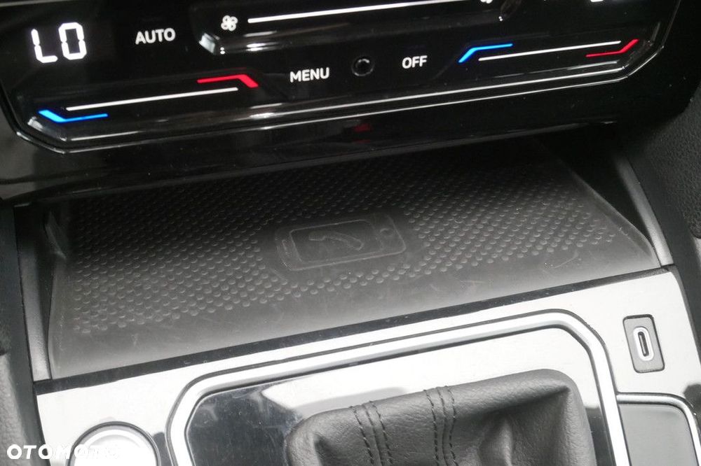 Volkswagen Passat Variant 2.0 TSI Business DSG - 22