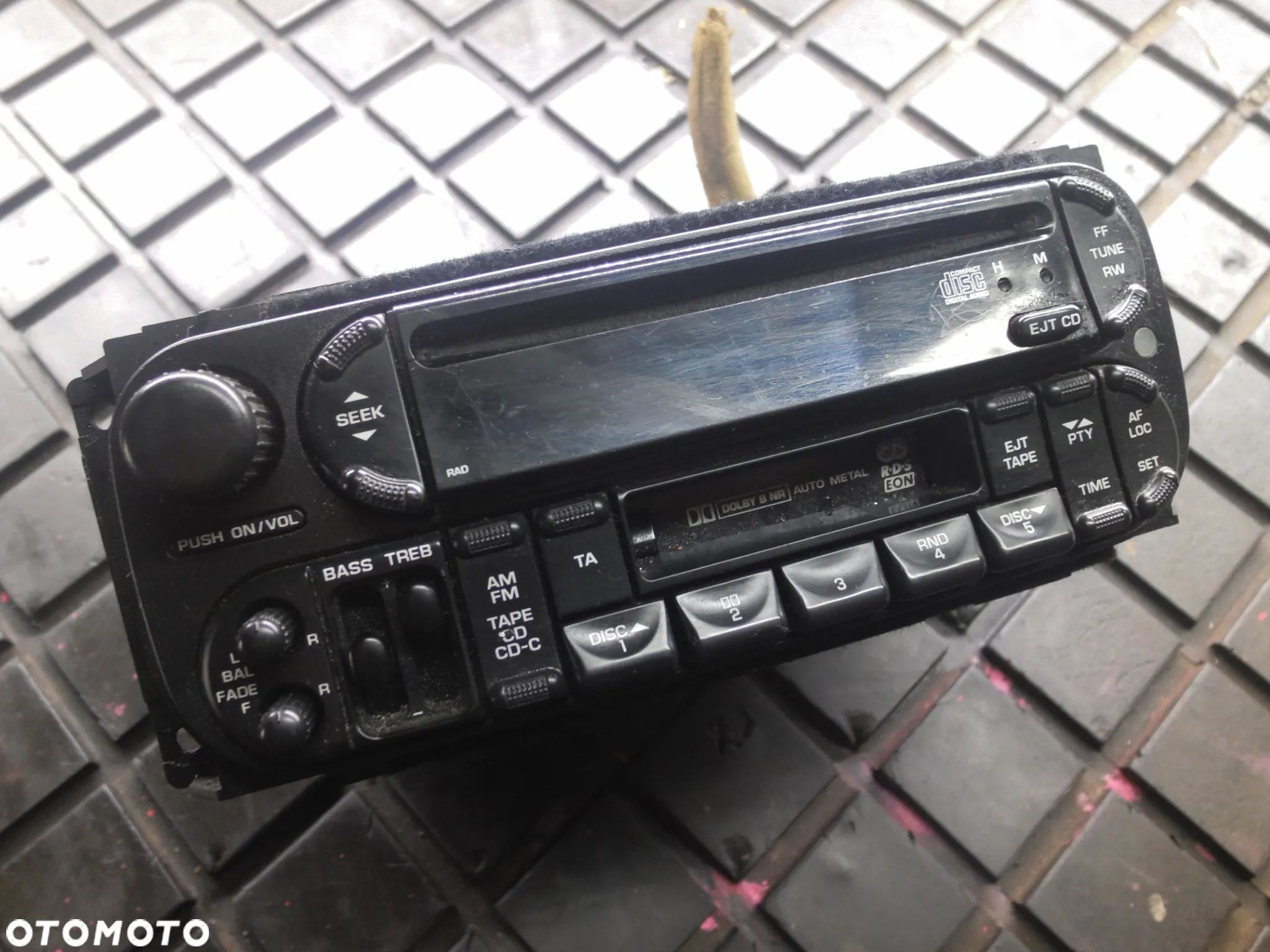 CHRYSLER GRAND VOYAGER IV RADIO CD NA KASETY P05091601AE JEEP - 1