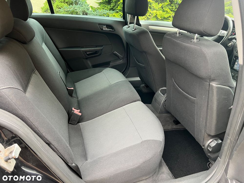 Opel Astra 1.9 CDTI DPF Sport - 32