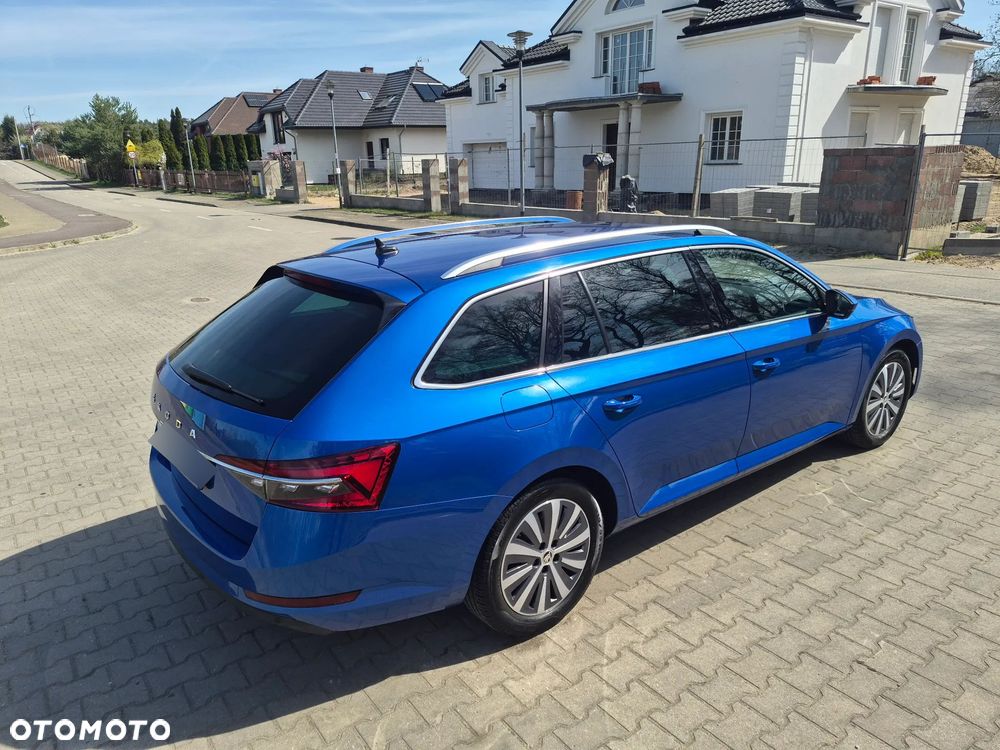 Skoda Superb 2.0 TDI SCR Style DSG - 5