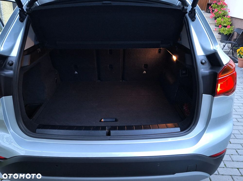 BMW X1 xDrive18d Sport Line - 6