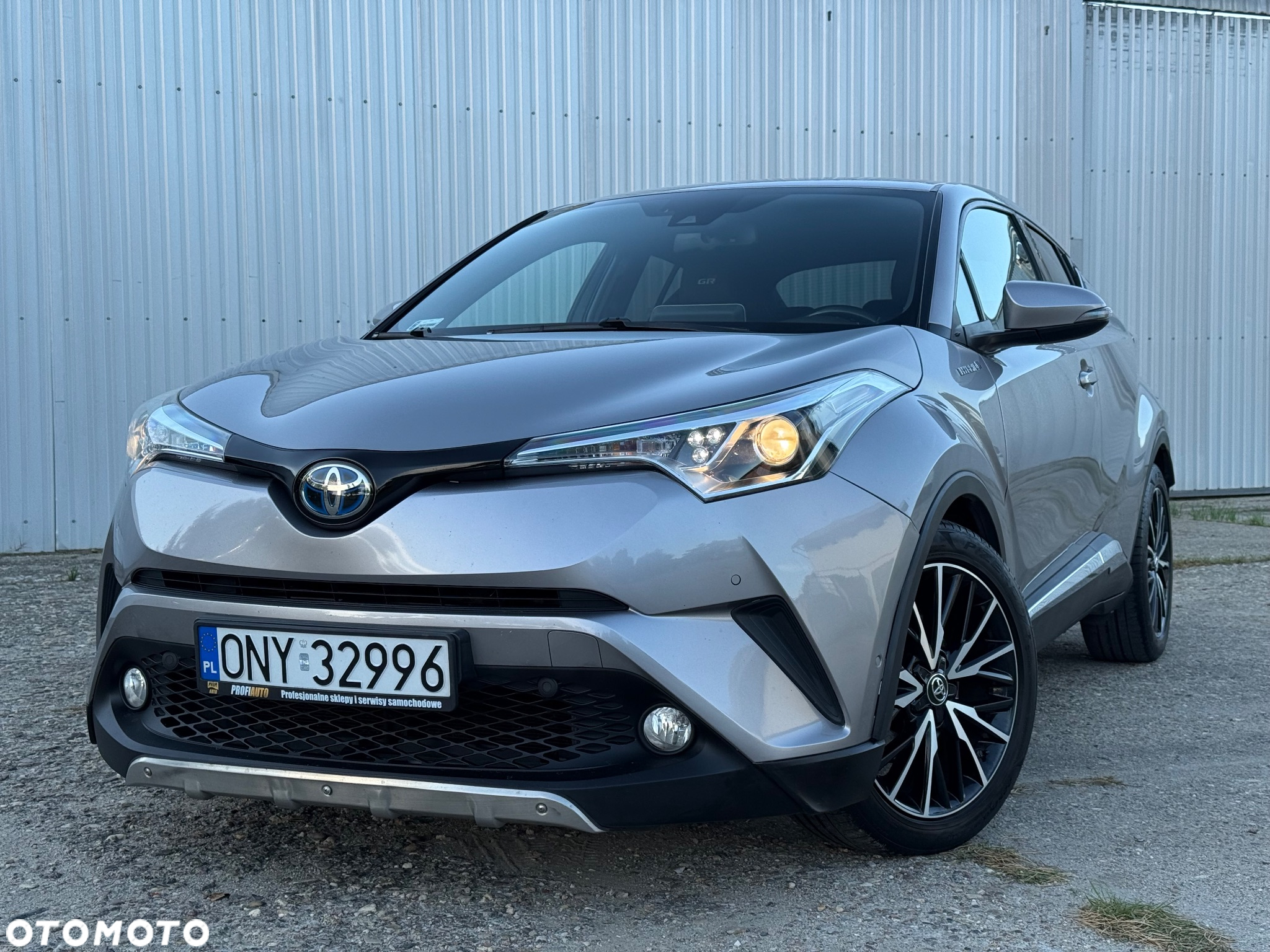 Toyota C-HR 1.8 Hybrid Premium - 24