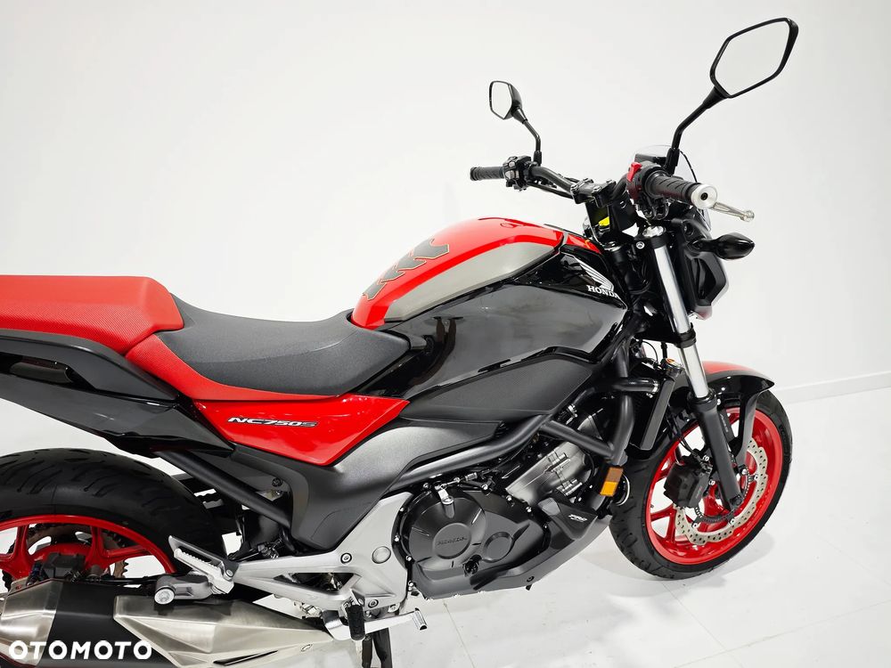 Honda NC - 12