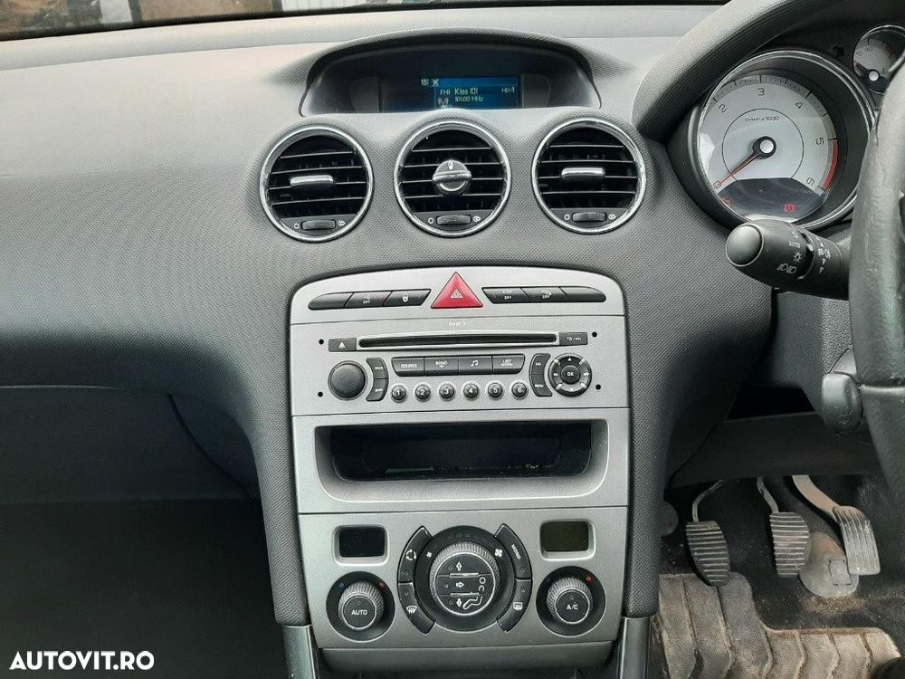 CD player Peugeot 308 2007 Hatchback 2.0 D - 1