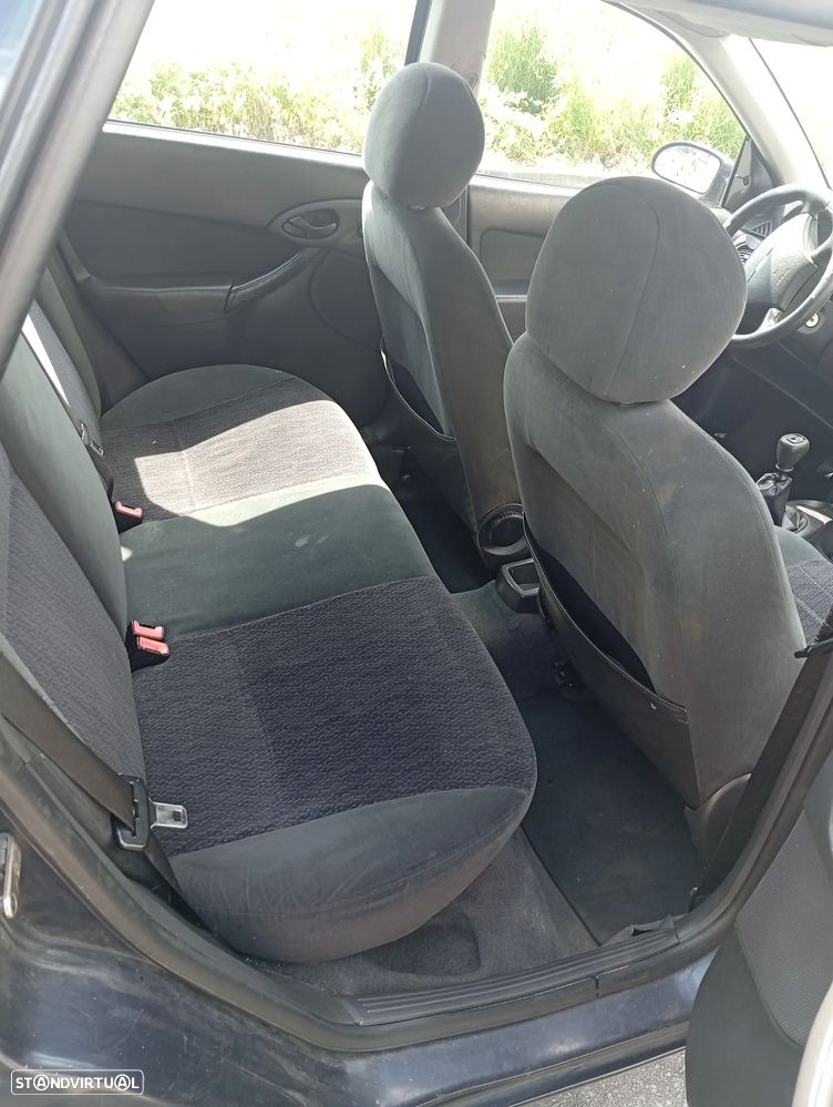 Ford Focus SW 1.8 TDdi Comfort - 13