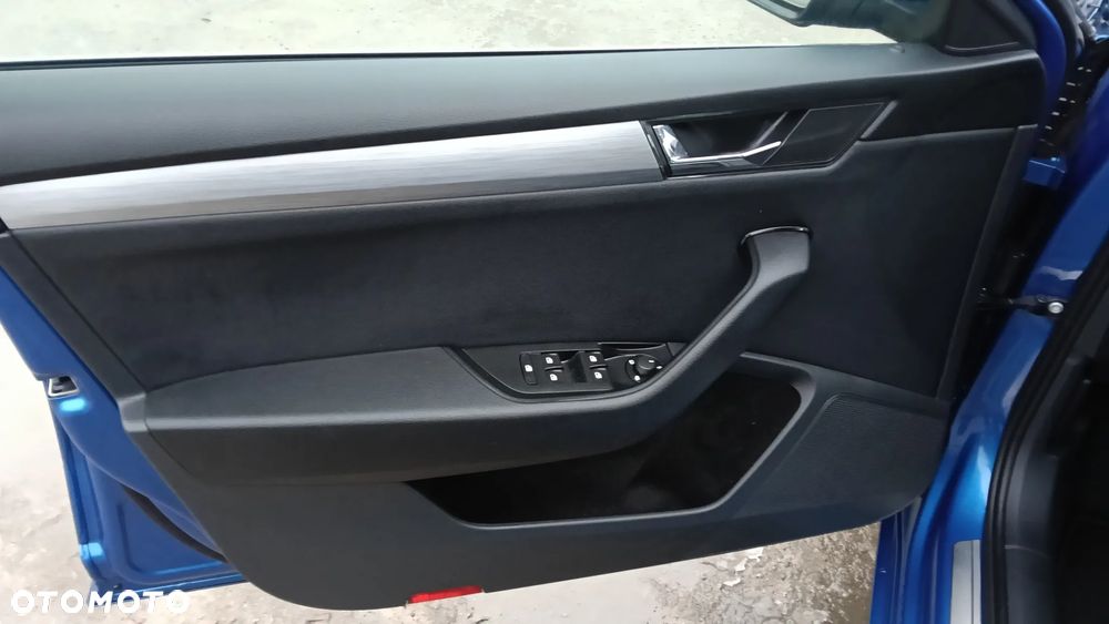 Skoda Superb 1.5 TSI ACT DSG Sportline - 23