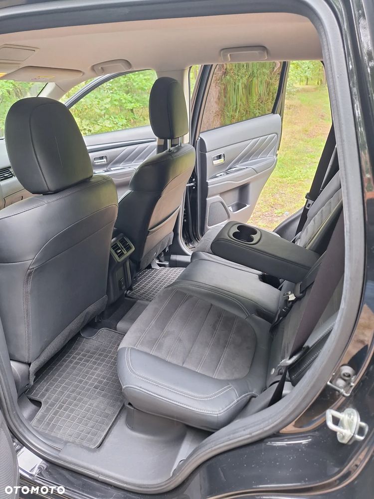 Mitsubishi Outlander Intense - 16