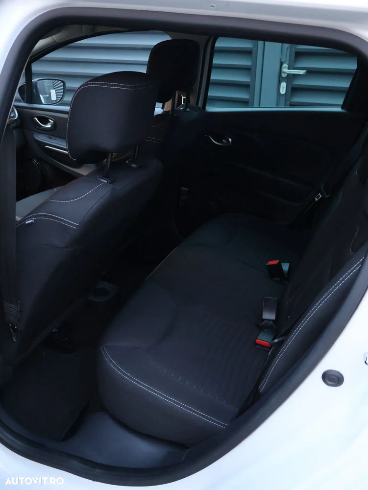 Renault Clio - 11