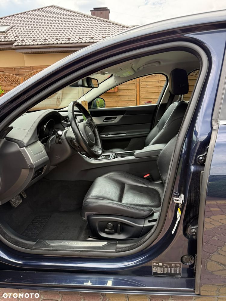 Jaguar XF 2.0 i4D AWD Prestige - 27