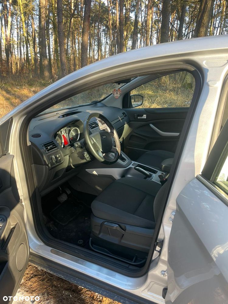 Ford Kuga - 11