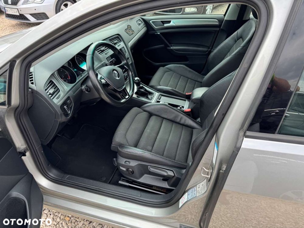 Volkswagen Golf - 21