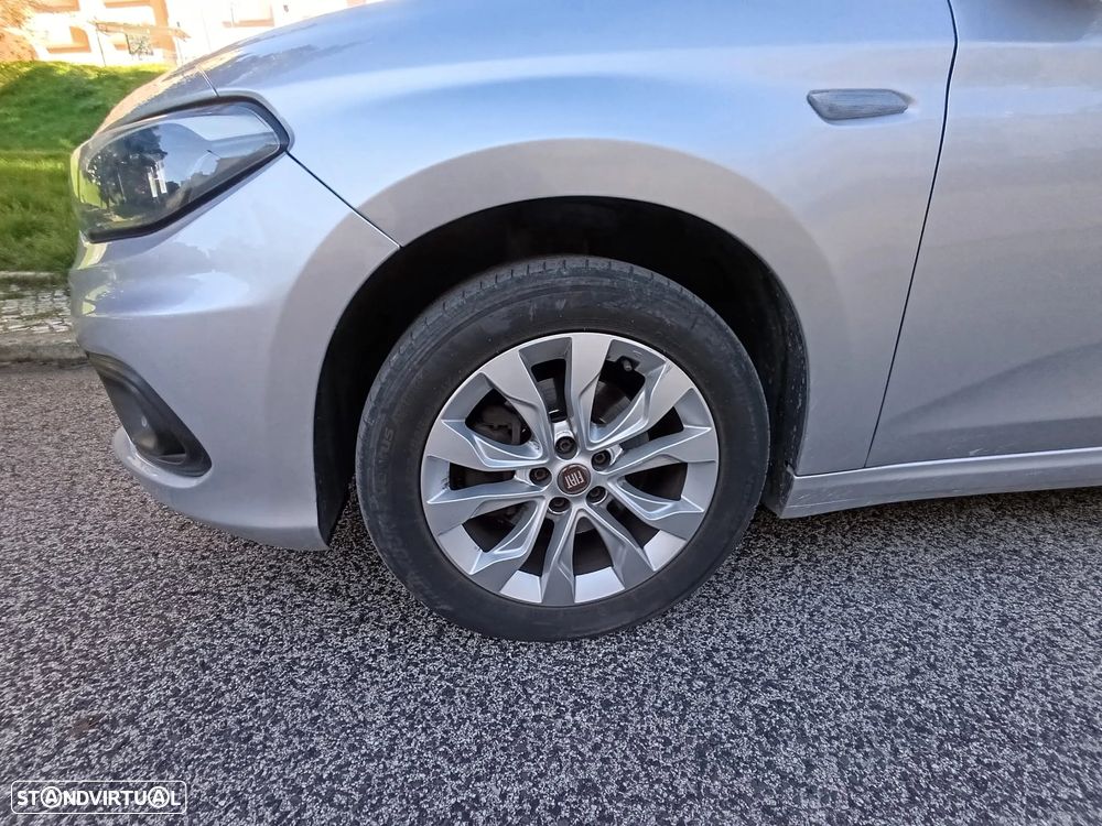 Fiat Tipo 1.3 M-Jet Lounge Tech - 25
