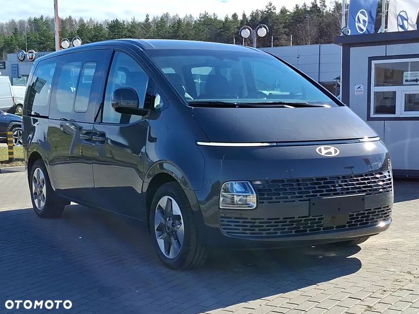 Hyundai Staria 1.6 T-GDI HEV Smart VIP - 2