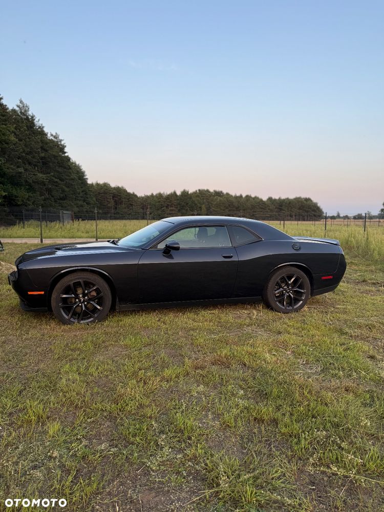 Dodge Challenger - 16