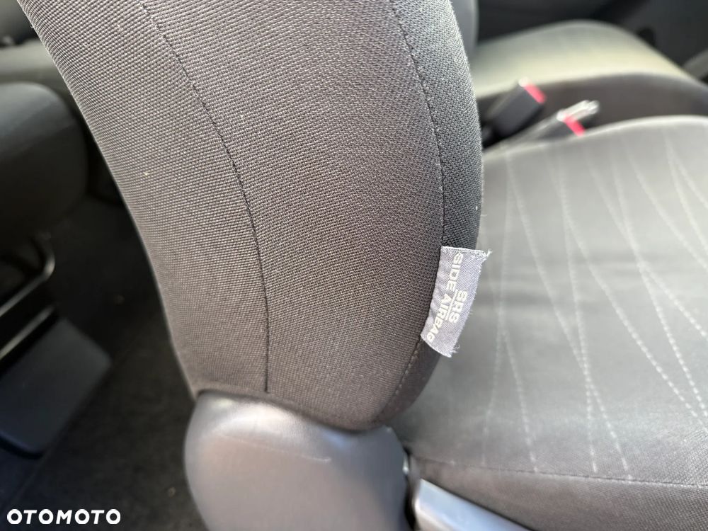 Toyota Yaris 1.0 VVT-i Sol - 23