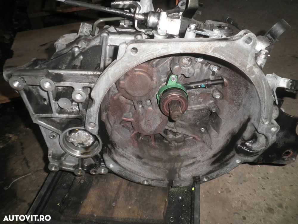 Cutie viteze Mitsubishi Outlander 2.3 Di-D 4x4 4N14