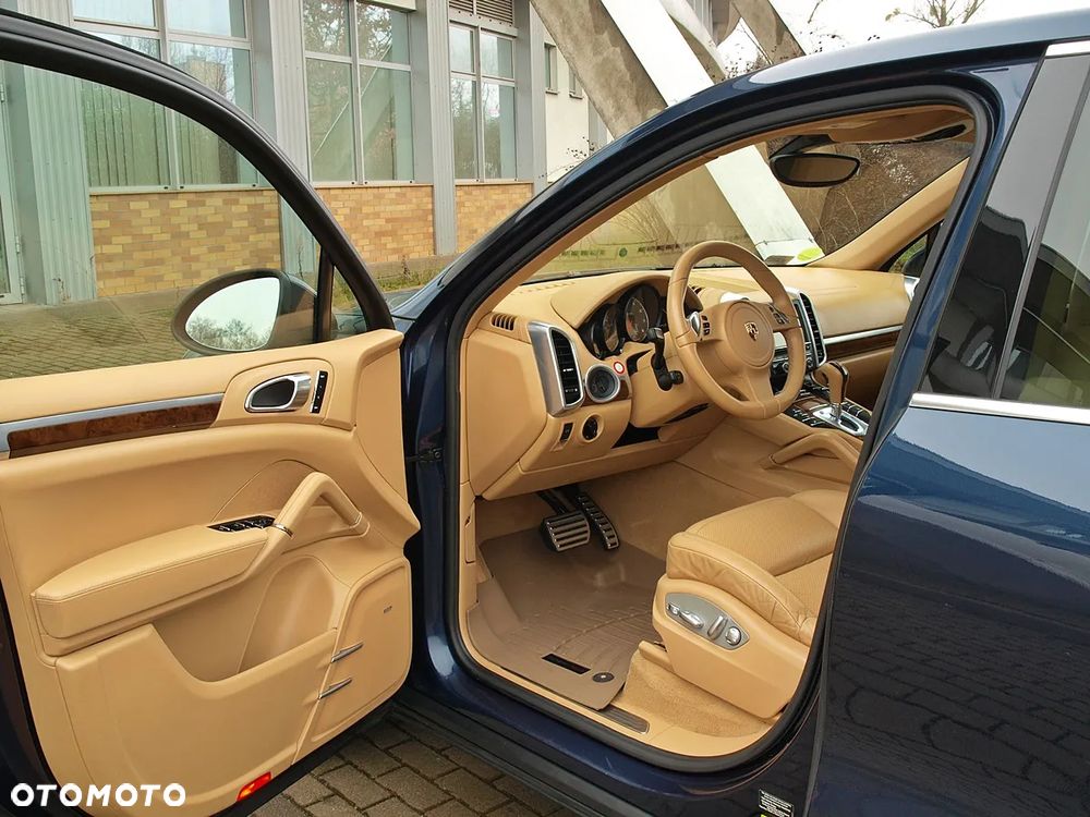 Porsche Cayenne - 8