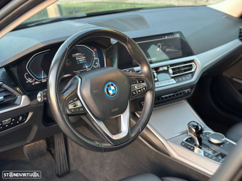 BMW 330 e Touring xDrive Aut. Advantage - 27