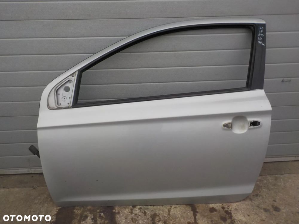 HYUNDAI I20 DRZWI LEWE RYS - 1