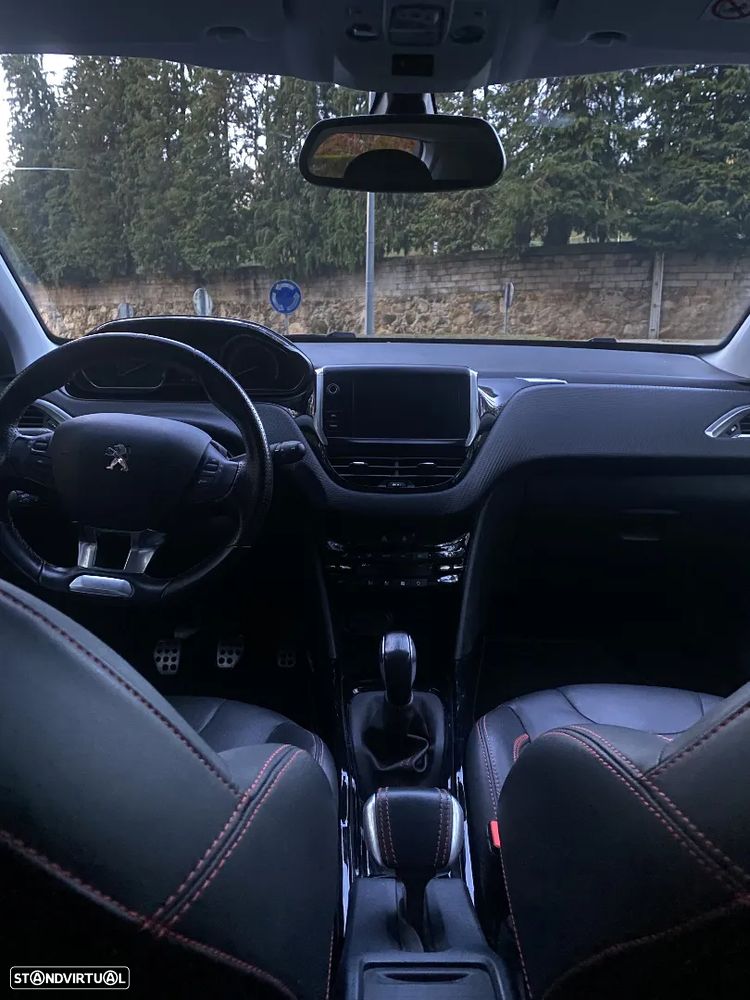 Peugeot 2008 1.2 PureTech GT Line - 8