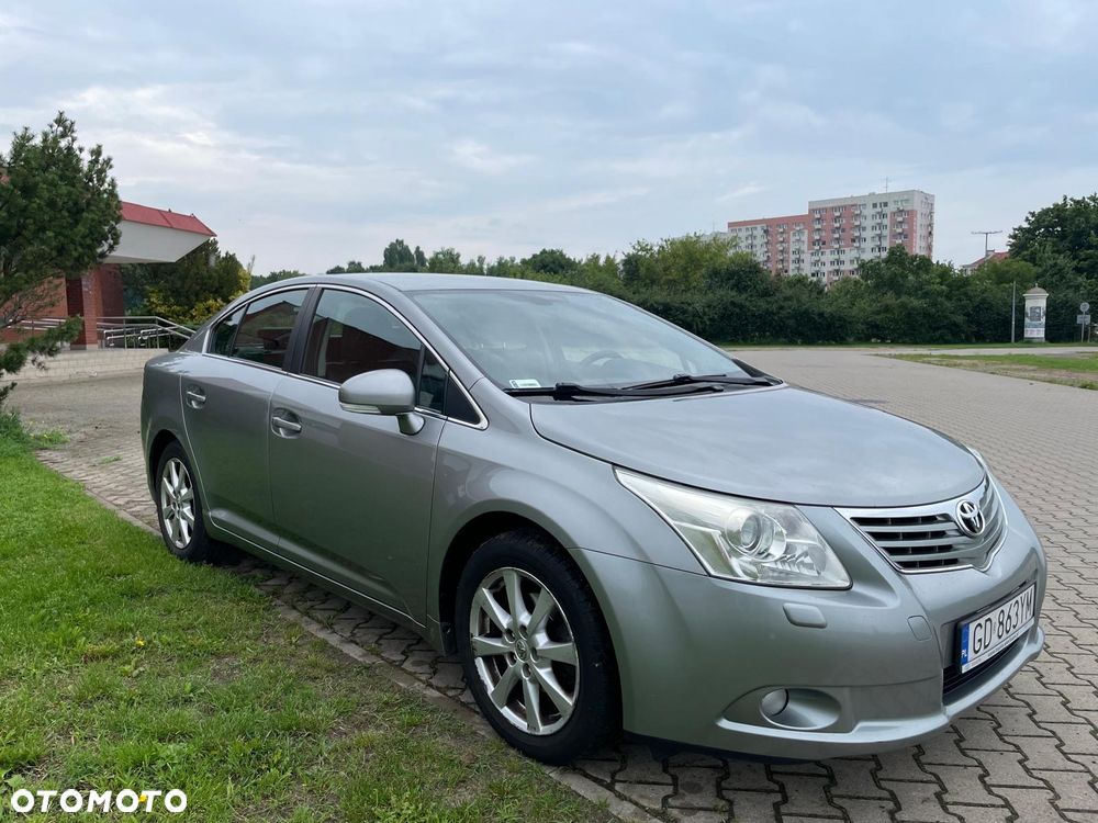 Toyota Avensis 1.8 Premium - 1