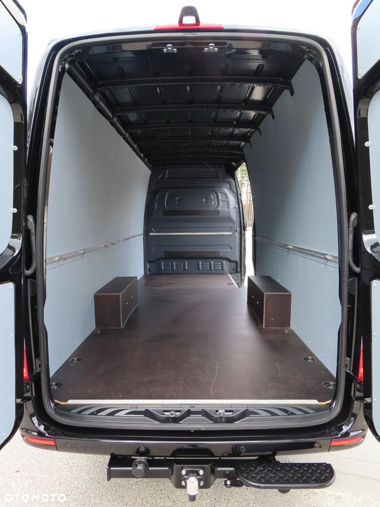 Mercedes-Benz Sprinter 319 CDI 190 KM 9G-Tronic Automat Model 907 AMG Panamericana GT AMG Furgon Blaszak Ekstra Długi LONG MAXI + 4800 mm Zawieszenie Tylne Pneumatyczne Adaptacyjne WZMACNIANY Rozstaw Osi 4325 mm Ładowność 941 Kg HAK 2800 Kg FULL Opcja Wyposażenia Stan Auta Nowy Jak Z Salonu OKAZJA DOSTEPNY I GOTOWY - 19