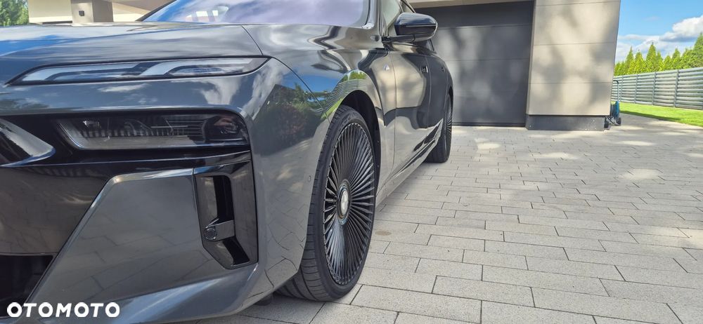 BMW Seria 7 - 32