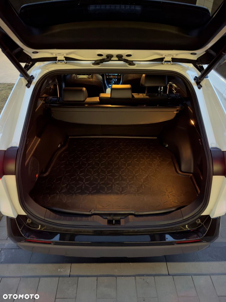 Toyota RAV4 2.5 Hybrid Black Edition by JBL 4x4 - 30