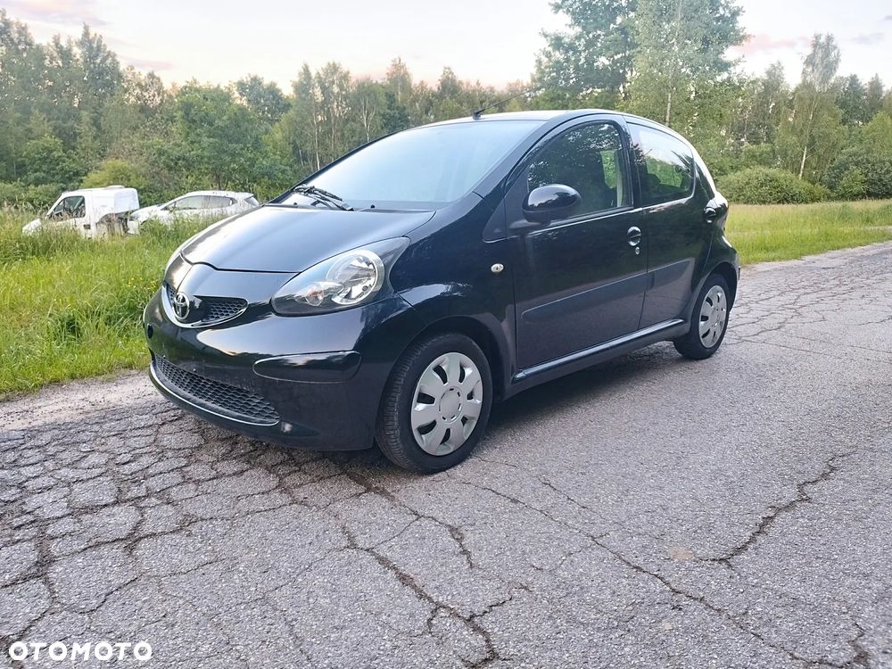 Toyota Aygo City - 3