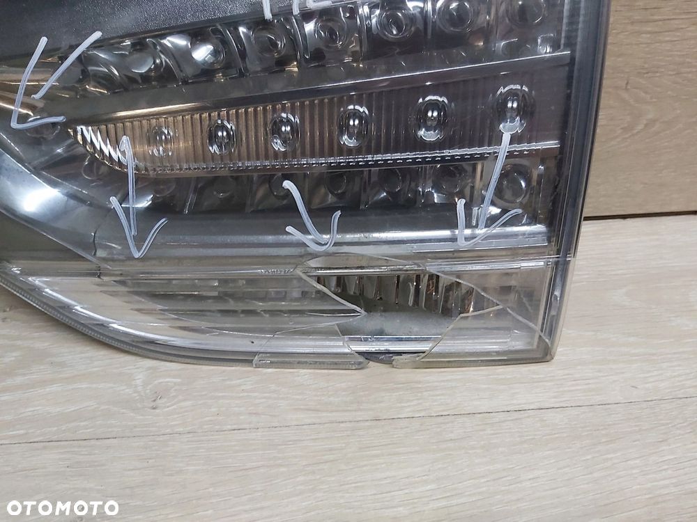 TOYOTA Sienna Sport 11- 20 r lampa prawy tył LED w klapę - 3