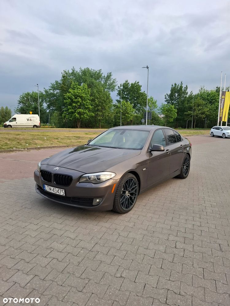 BMW Seria 5 528i - 2