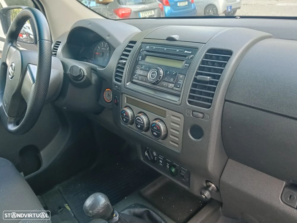 Nissan Pick Up 2.5 TD CD Navara ABS+FN+CD - 17
