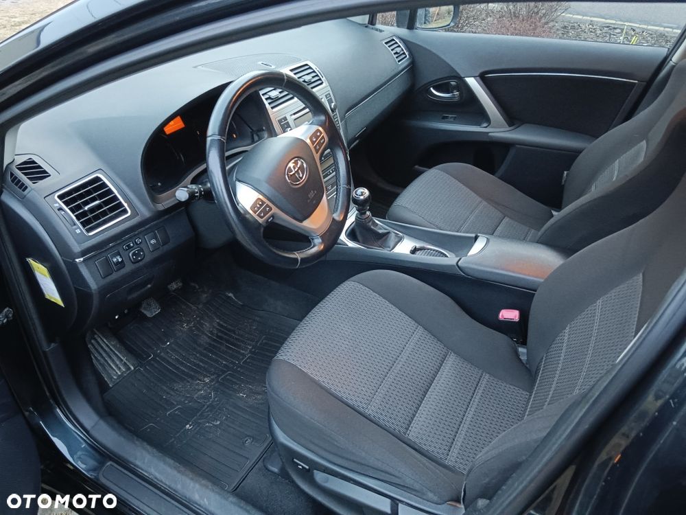 Toyota Avensis - 7