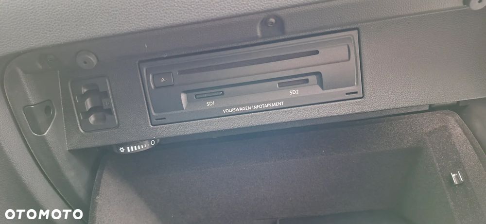 Volkswagen Passat - 38