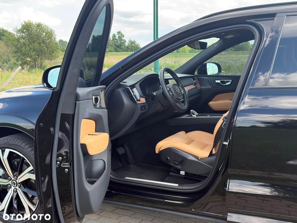 Volvo XC 60 B5 B AWD Ultimate Dark - 33