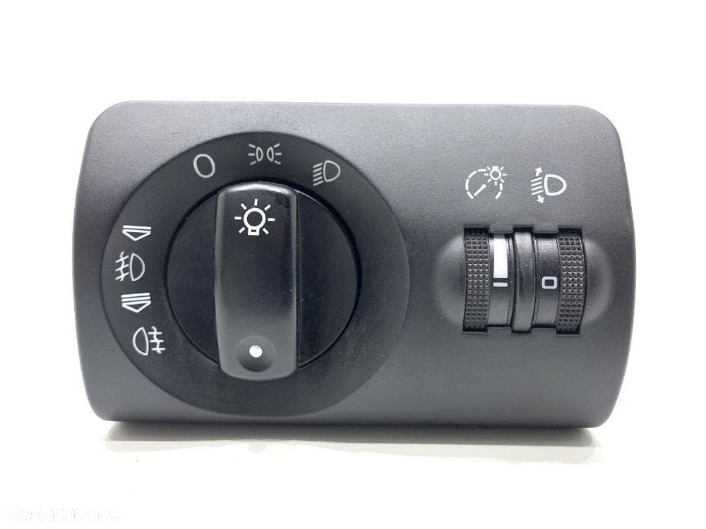 WŁĄCZNIK ŚWIATEŁ  AUDI A6 C5 Avant (4B5) 1997 - 2005 1.9 TDI 96 kW [130 KM] olej napędowy 2001 - 1